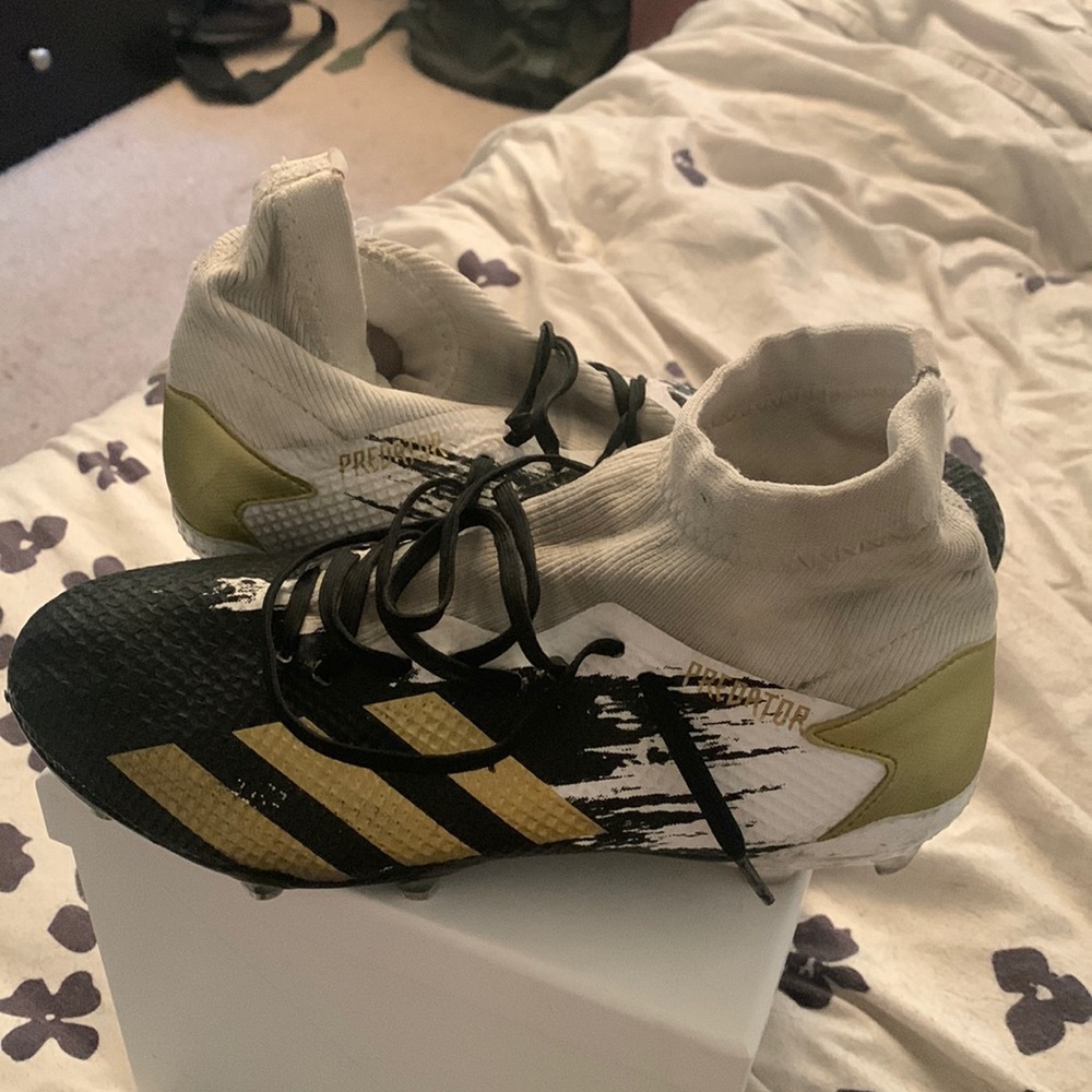 White black and gold soccer cleats size 6 1/2